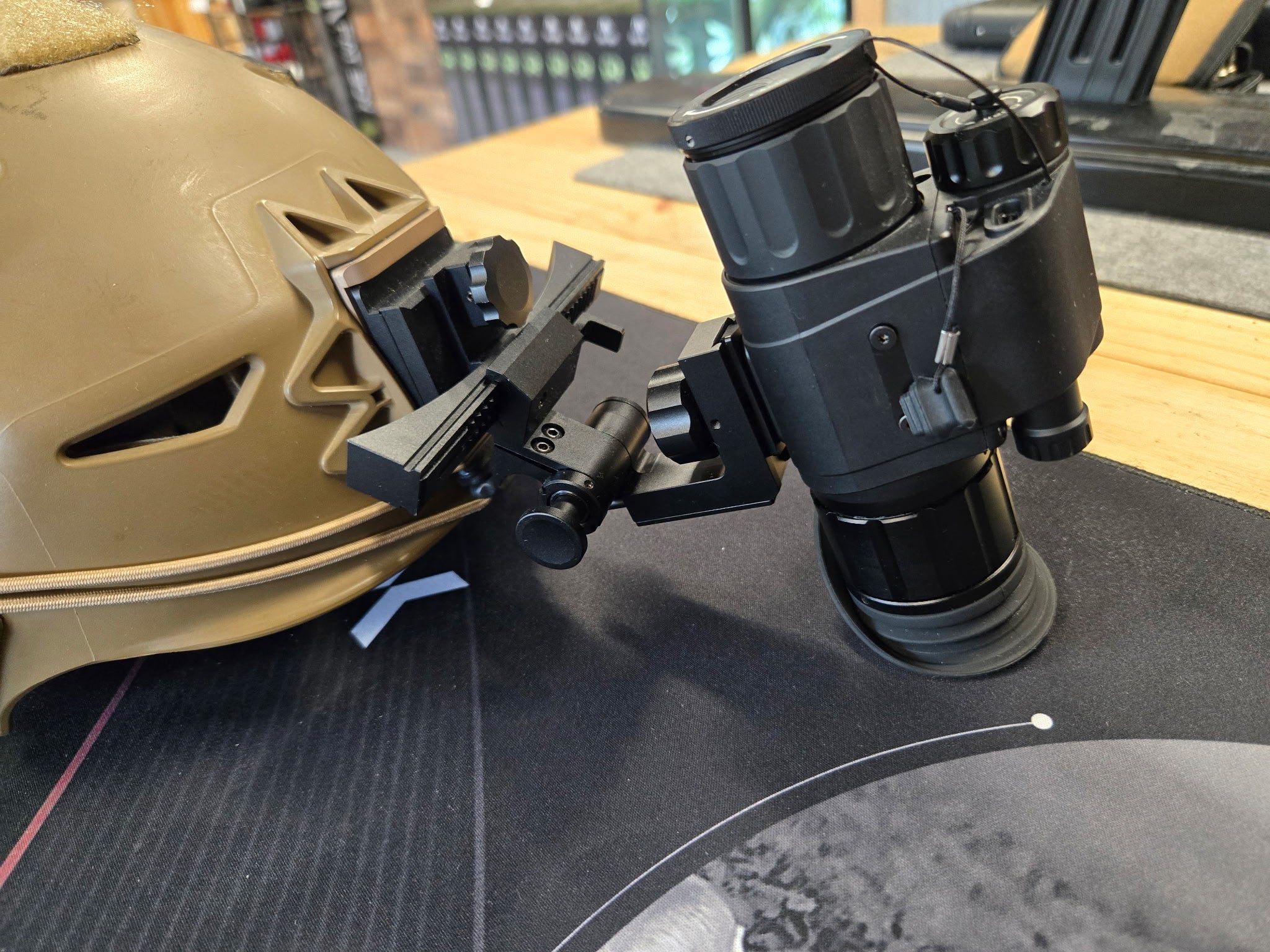 Visir 25-384 Monocular with FREE Helmet