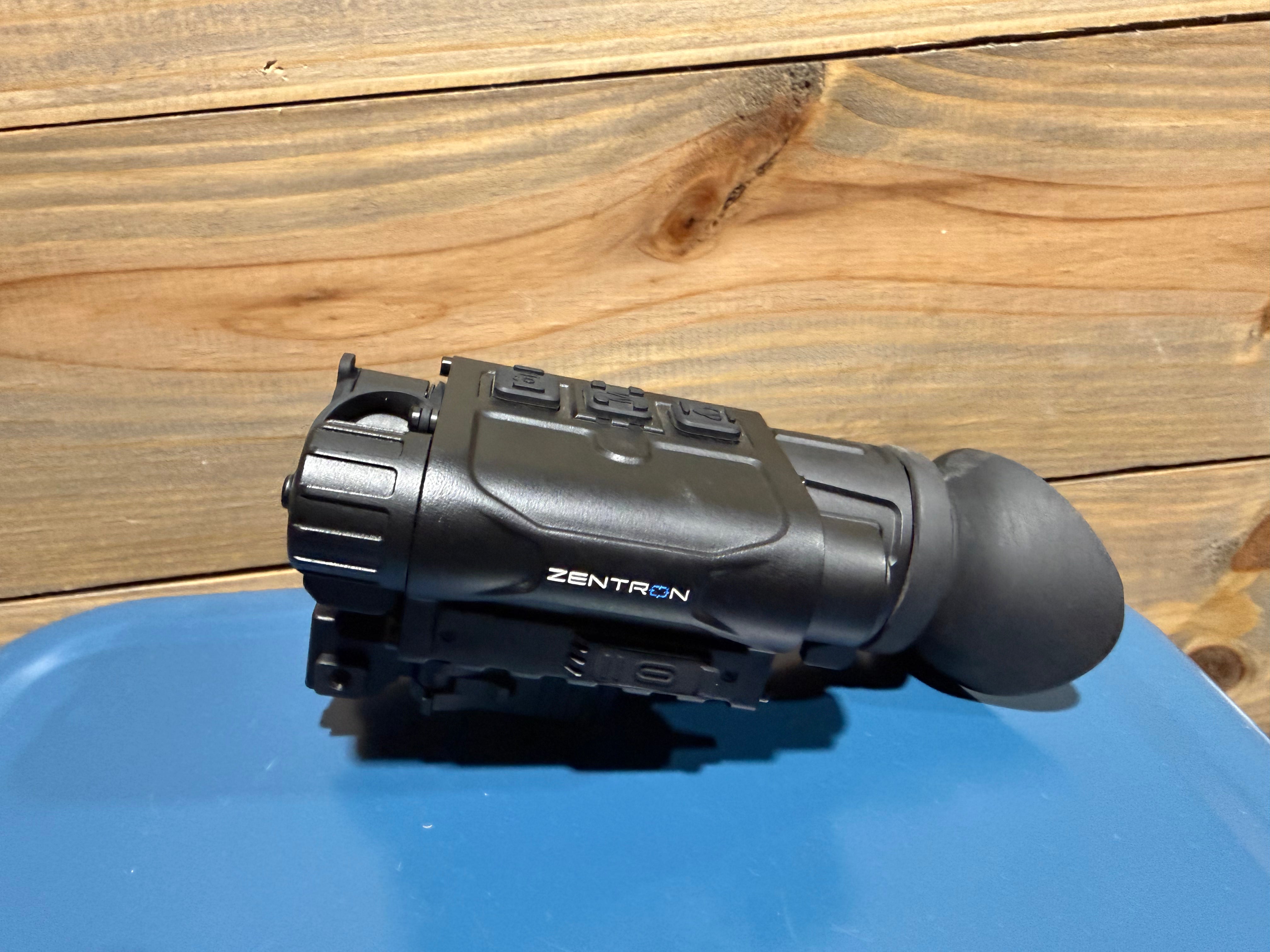 Zentron MEGA CQ25R 640 25mm F0.9 4-in-1 Thermal System - Black - Store Demo