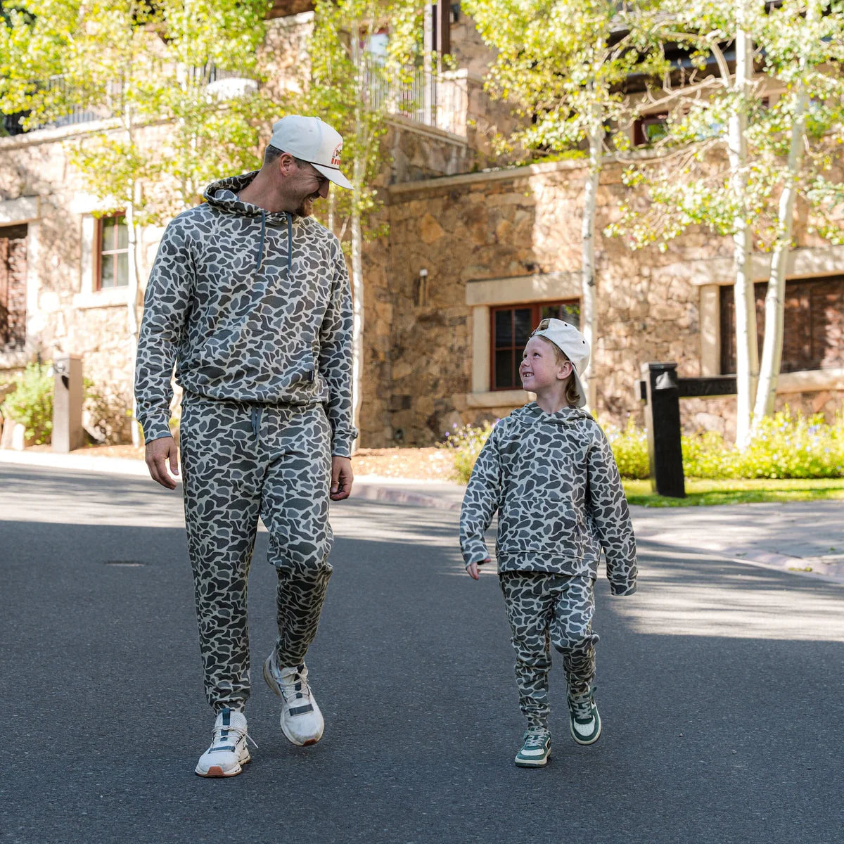 Burlebo Youth Fleece Jogger - Classic Deer Camo - Medium