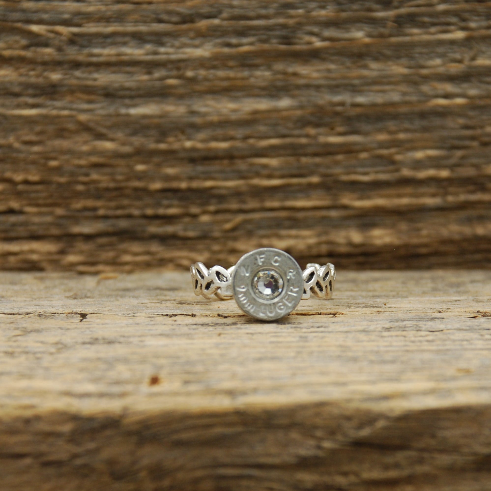 Delicate Ring - Pretty Hunter