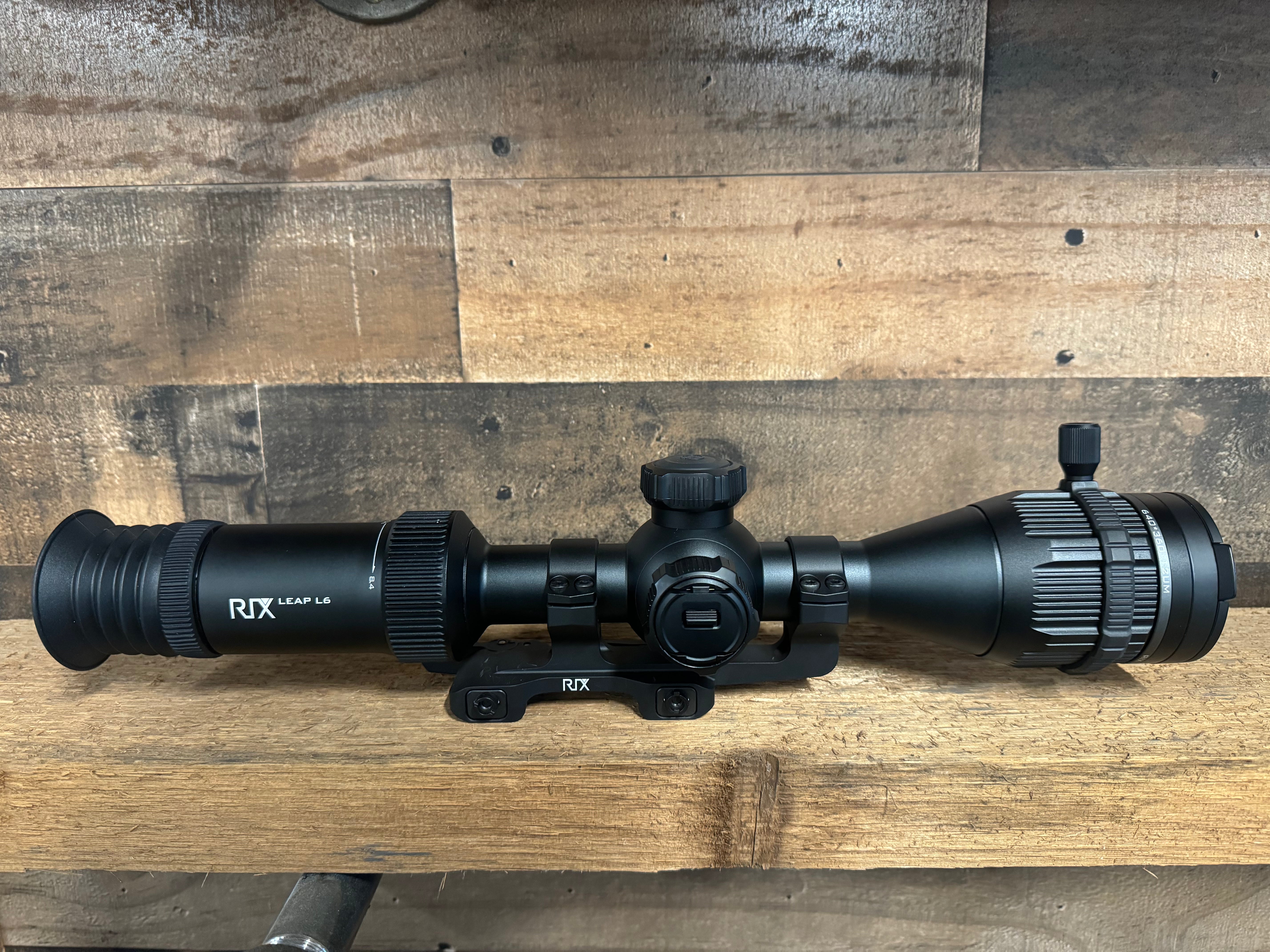 RIX Optics Leap L6 50-640 with QD mount- Store Demo